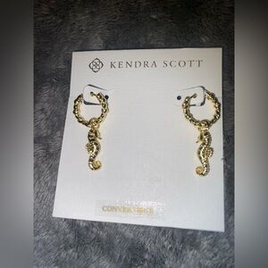 ALREADY SOLD ON MECARI!!Kendra Scott Seahorse Gold Convertible Huggie Earrings